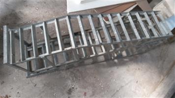 Car Tressle Ramps / 20 tonne Jack / 25L Jerry plastic