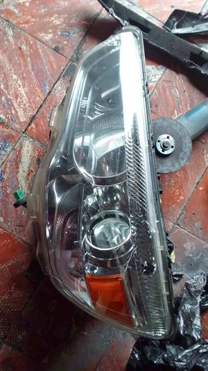 Mitsubishi ASX headlight