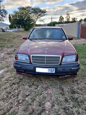 Mercedes Benz C220 W202