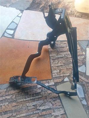 Mercedes Benz C Class W204 Passenger Side Headlight Frame A