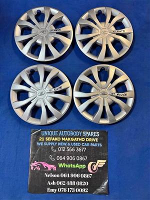 Mahindra KUV 100 Wheel Cap Set 15”