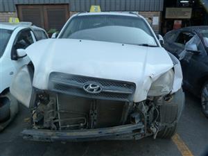 Hyundai Tucson GLS 2.0 Petrol Manual G4GC White - 2007 SPARESBOYZ STRIPPING FOR 