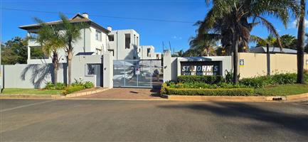 Townhouse For Sale in Hurlyvale