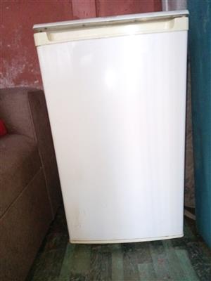 R1200 BOTH - Bar Fridge + TV  32"