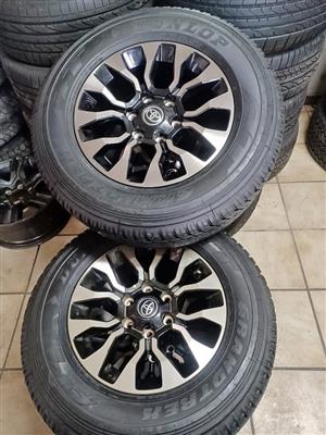 17inch Toyota Gazoo/Hilux Gazoo/Fortuner original mags with new 265/65/17 Dunlop A/T