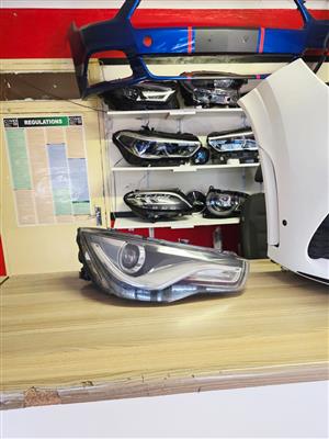  (A1)2012 AUDI A1 FRONT HEADLIGHT RIGHT SIDE 