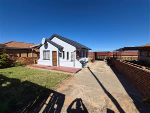 House For Sale in Soshanguve WW