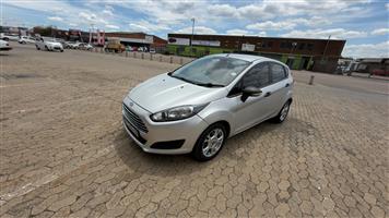 2017 ford fiesta 1.0 abimente with 170000km automatic,abs,power steering,Aircon.