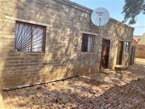 Rooms for sale in orange farm ext6