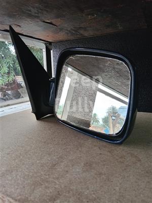 Second Hand Right Hand Mirror For Jeep Cherokee (KJ) 