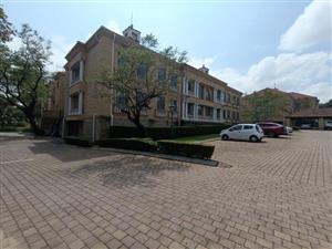 Fantastic office space of 385 m² to let in Bryanston for only R100 m²!