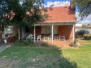 **Charming 3-Bedroom Home in the Heart of Vierfontein**