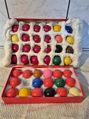 Snooker balls