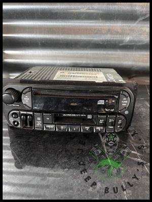 Jeep Grand Cherokee AM/FM CD & Cassette Radio