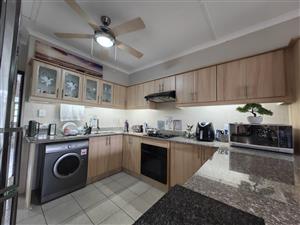 Neat and Central  Upstairs Flat – Scottburgh