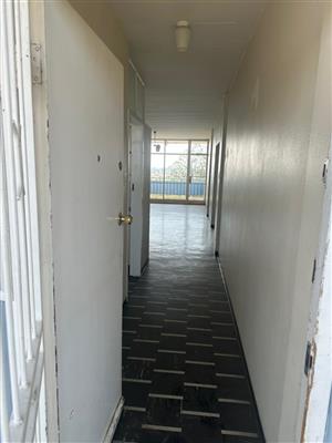 Secure 2 Bedroom Apartment At A Well-Known Complex In Arcon Park.