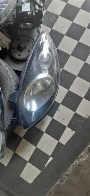 Neat Renault Koleos Passenger Side Headlight