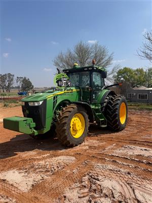 2013 John Deere 8260R