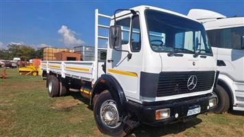 Mercedes Benz V Series 8 Ton Dropside