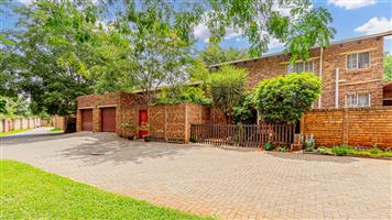 Townhouse For Sale in Murrayfield