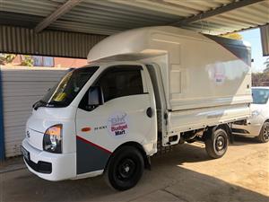 Hyundai H100 drop side with canopy excellent condition for sale, all paper work 