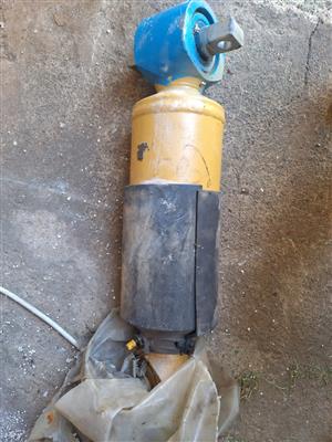 Bell B25 front strut