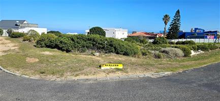 Coastal Lifestyle & Business Potential – Versatile Stand for Sale in De Kelders