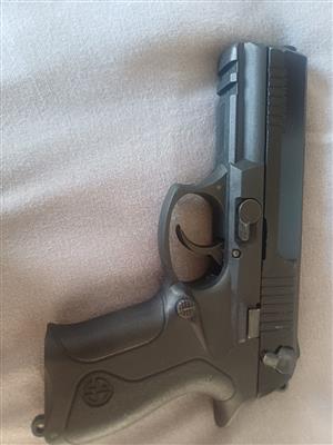 Blank gun & hand chain - does not come with cartridge and blanks