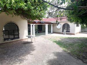 UPPER DE TIJGER(CUL-DE-SAC) 4BED/3BATH/3 LIVING ROOMS/4CAR DRIVEWAY