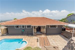 Modern Family Home For Sale in Brighton Beach – Hops Away from Glenardle Primary!