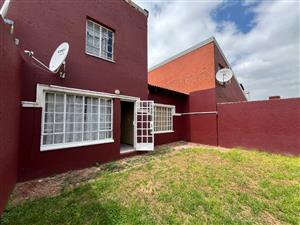 Townhouse For Sale in Primrose