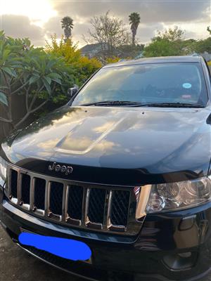 Jeep Grand Cherokee Overland 3.6L 2011 petrol. Clean ìnterior n exterior. 