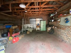 Stunning 8-bedroom home in Bedworth Park, Vereeniging—spacious living, walking distance from  Vut