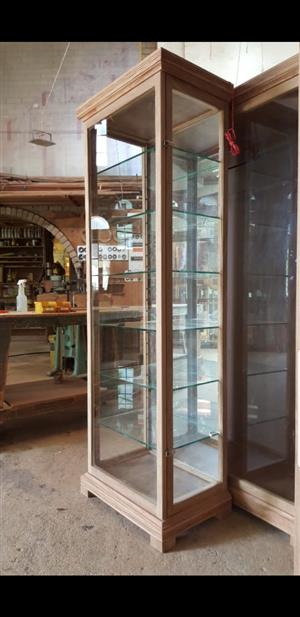 Display Cabinet Freestanding and Wallmounted