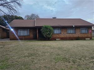 Beautiful 4-Bedroom House for Sale in Vaalpark!