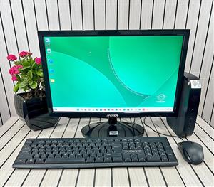 Hewlett Packard AMD Desktop Set