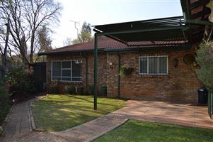 House Rental Monthly in Faerie Glen
