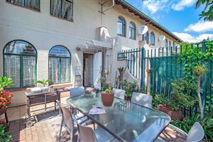 Townhouse For Sale in Rietfontein