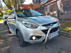 2015 Hyundai IX35 2.0 automatic transmission with double sun roof Keyless Entry Leather seats