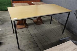 BROWN OFFICE DESK(S065679H)