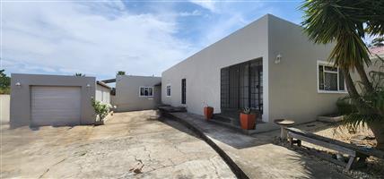Prime Opportunity: 3-Bedroom Home Ready for Your Vision