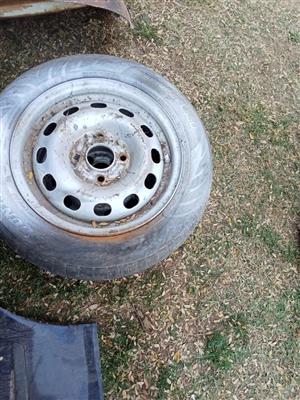Ford sapphire 2 rims wheels only 14 inch