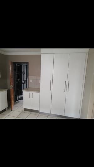 Bachelor room to rent is available from 1 April 2026 at Bufferzone for R3200 