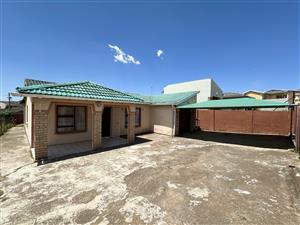 3 Bedroom, 2 Bathroom Home For Sale With Additional 2 Bedrooms, 1 Bathroom - Mbuqe, Mthatha
