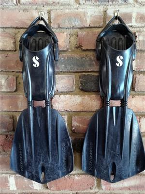 Scubapro Seawing: Size Large to SWAP for Mares Volo or Quattro Plus or Mares Superchannel 