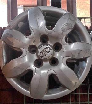 Hyundai wheel caps