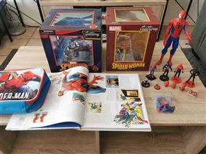 Spider-Man & Spider Woman Collectable Statue Set Plus Loads of Extra’s