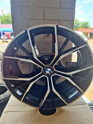 Bmw  E90 Brand new mags size 17 pcd 5x120