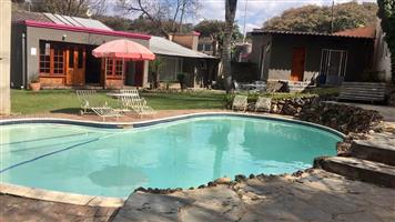 5 beds 3 baths Room only