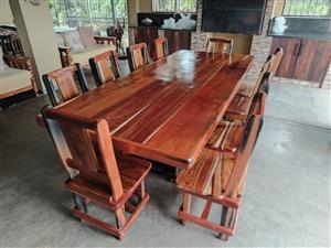 Eetkamer stel 10 sitplek R10500